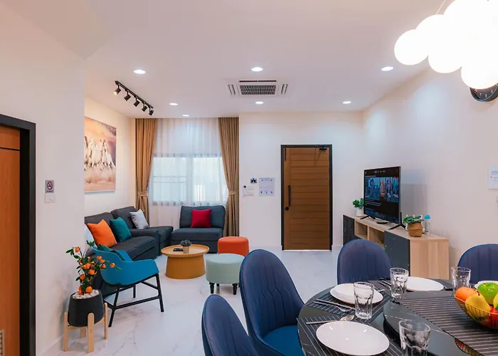 Villa Exclusive Sukhumvit Residence, 3 Min Bts, Thonglor, 20 Guests