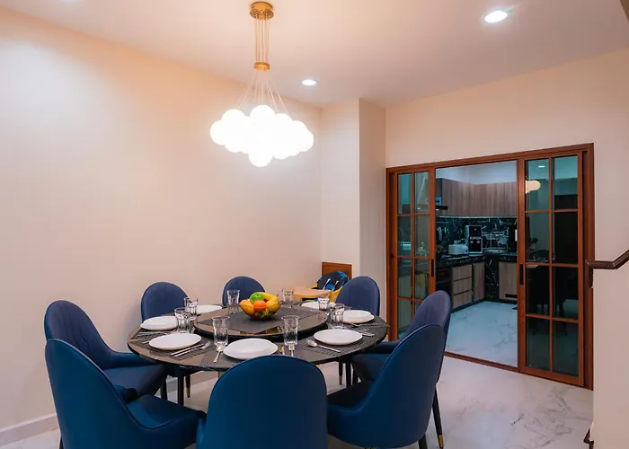 Exclusive Sukhumvit Residence, 3 Min Bts, Thonglor, 20 Guests Villa *