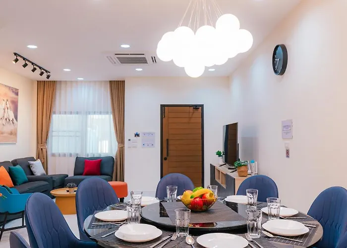 Exclusive Sukhumvit Residence, 3 Min Bts, Thonglor, 20 Guests Villa *