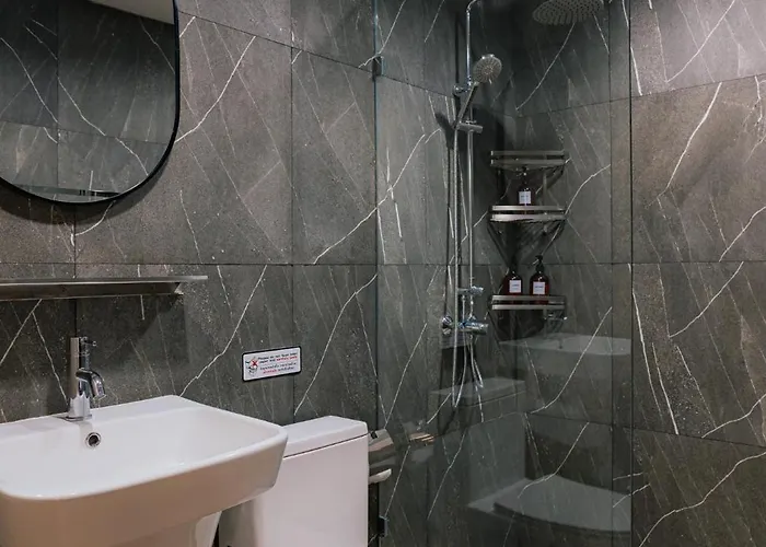 Villa Exclusive Sukhumvit Residence, 3 Min Bts, Thonglor, 20 Guests Bangkok