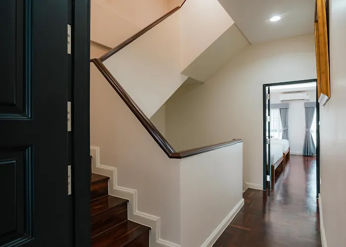 Exclusive Sukhumvit Residence, 3 Min Bts, Thonglor, 20 Guests *