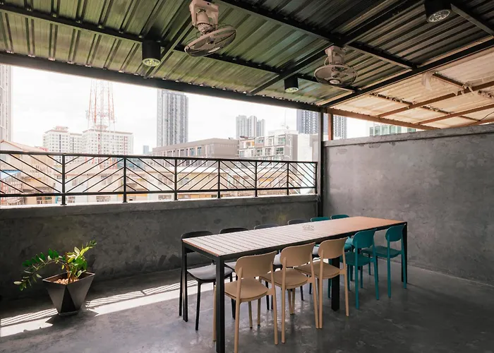 Villa Exclusive Sukhumvit Residence, 3 Min Bts, Thonglor, 20 Guests