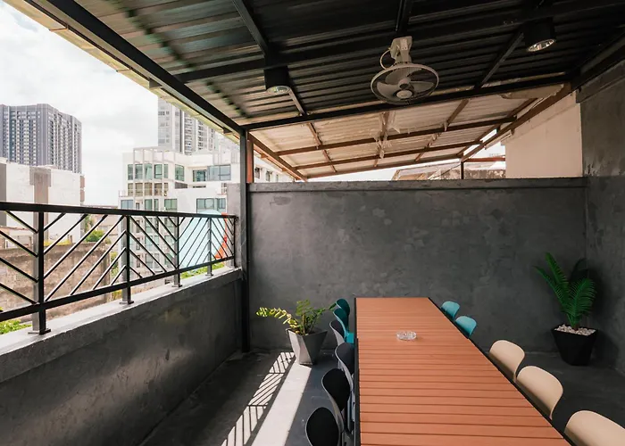 Villa Exclusive Sukhumvit Residence, 3 Min Bts, Thonglor, 20 Guests